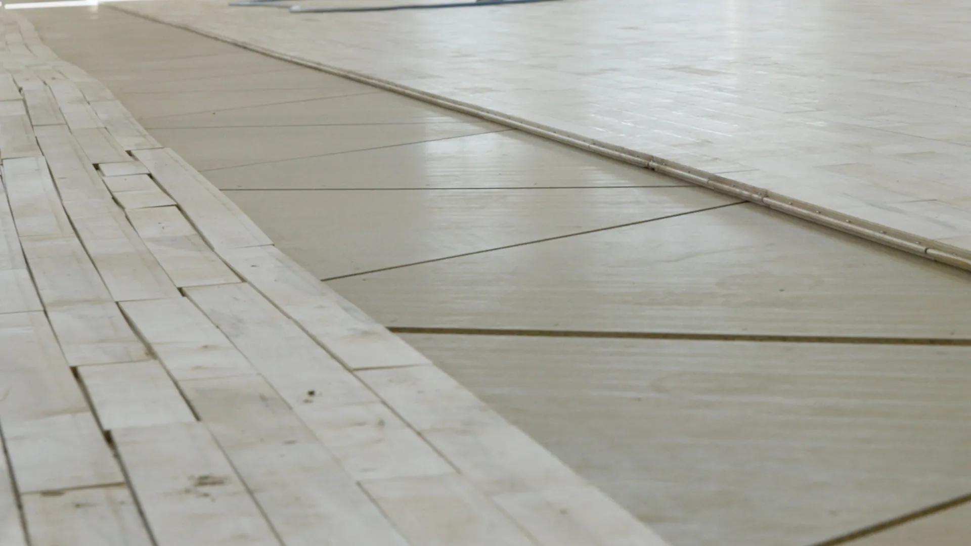 STRUCTApanel Smooth flooring installation in progress
