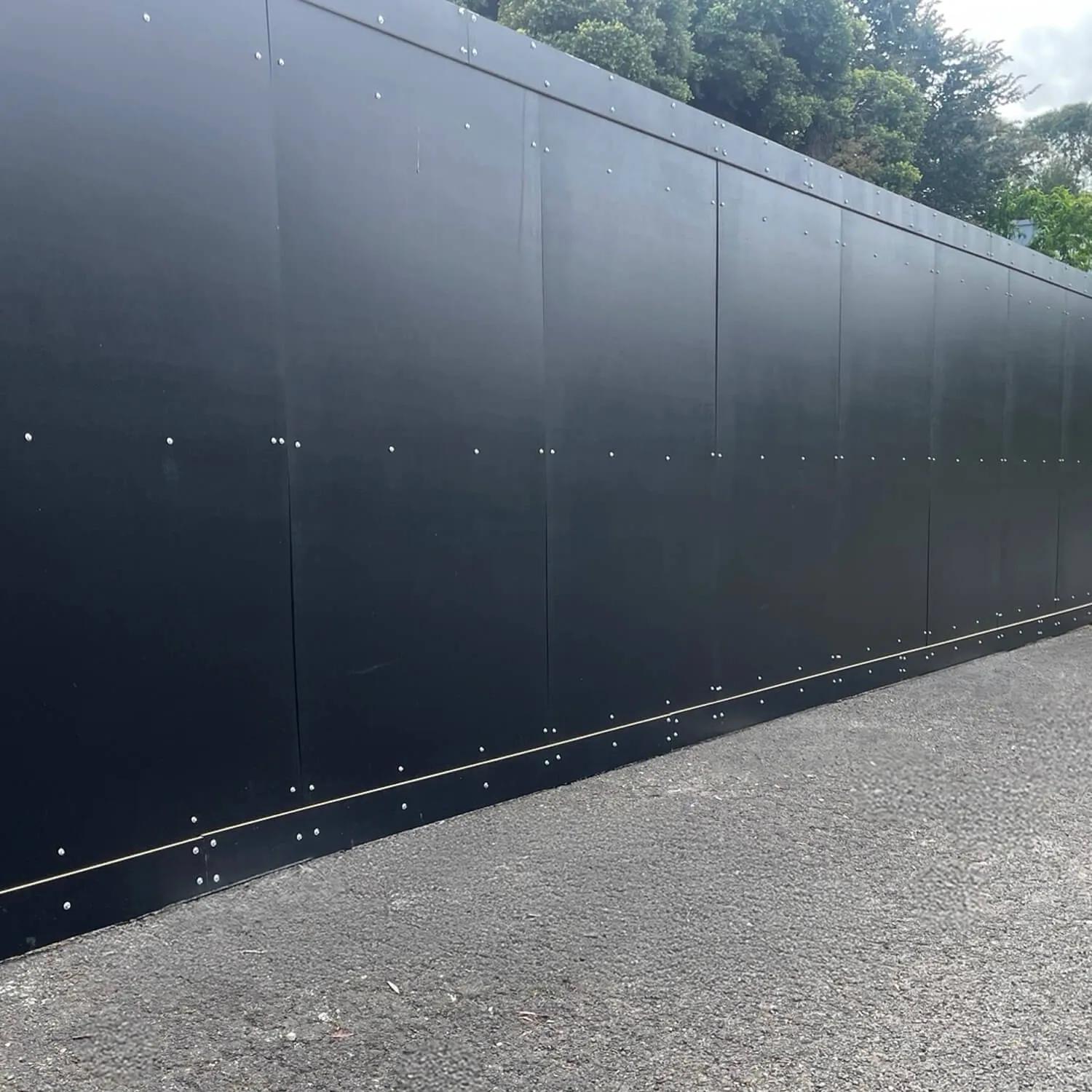 STRUCTApanel Black Hoarding installed