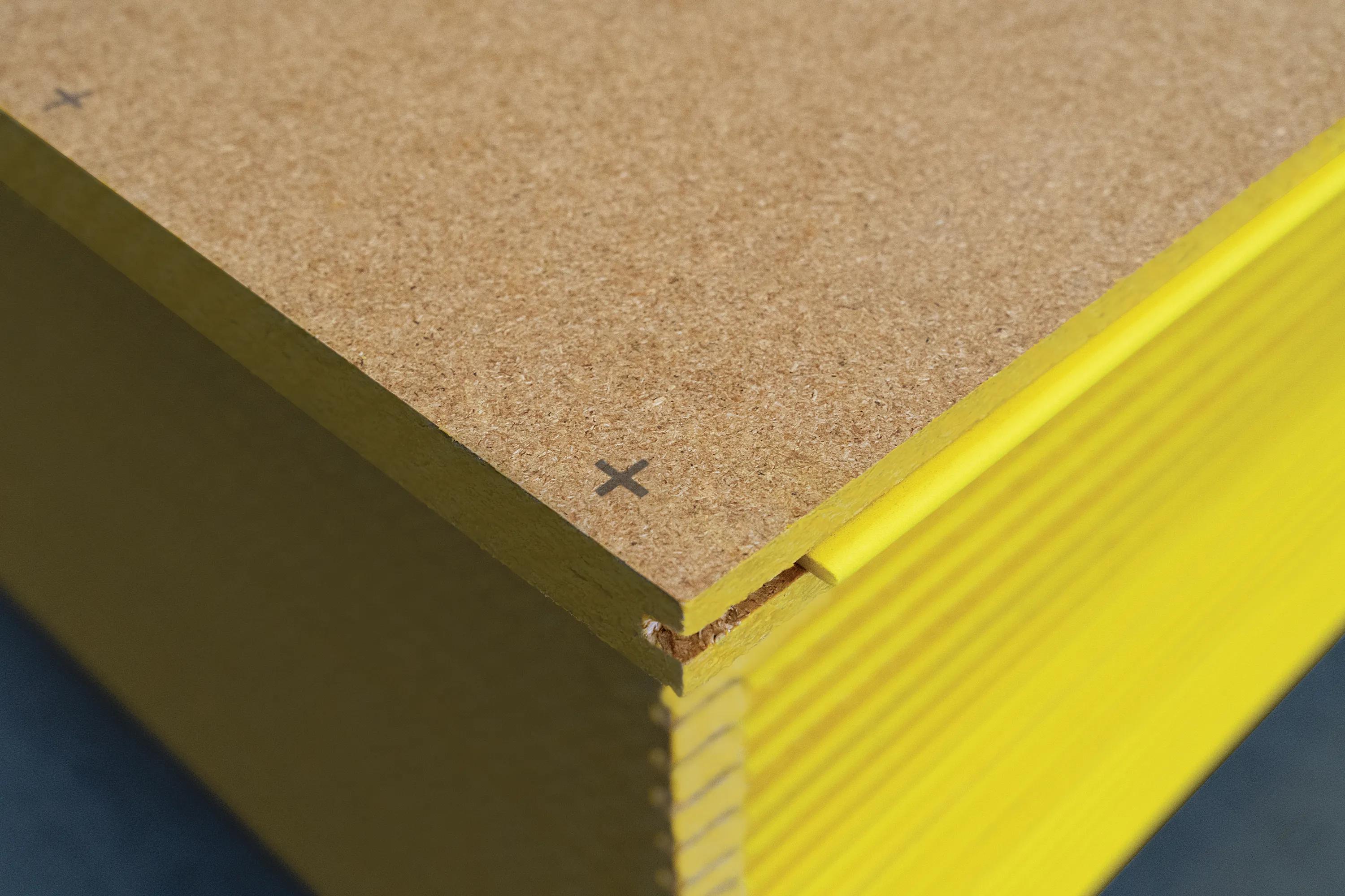 Yellow tongue marking on a STRUCTAflor panel
